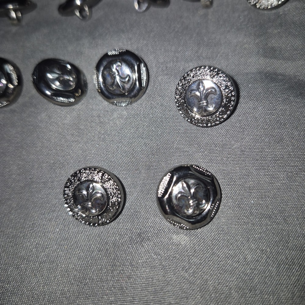 Lot Of 36 Vintage Plastic Fleur De Lis Silver Color Buttons - Various Styles